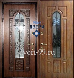 Входная Трехконтурная дверь с филенкой и МДФ шпон с ковкой и стеклом № 10